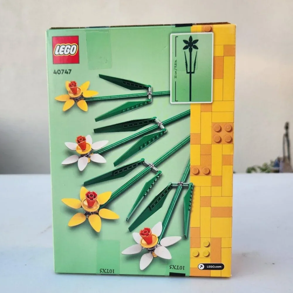 NEW LEGO Daffodils Flowers 40747 Building Set 216 Pieces Flower Botanical Collec